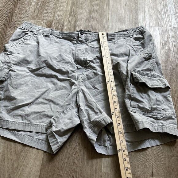 LL Bean Cargo Shorts Mens Size 44 Tropic Weight Comfort Waist Gray - Picture 2 of 6